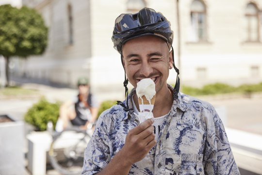 Bike stop &amp; delicious ice cream, © Stefan Mayerhofer